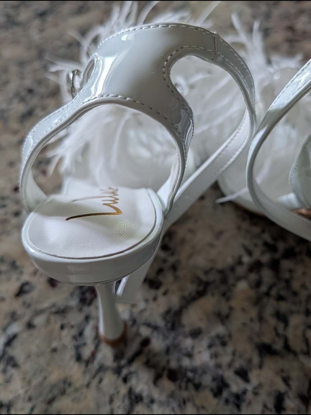 Lulu's White Feather Accent Block Heel Sandals Sz 6 - Picture 9 of 13